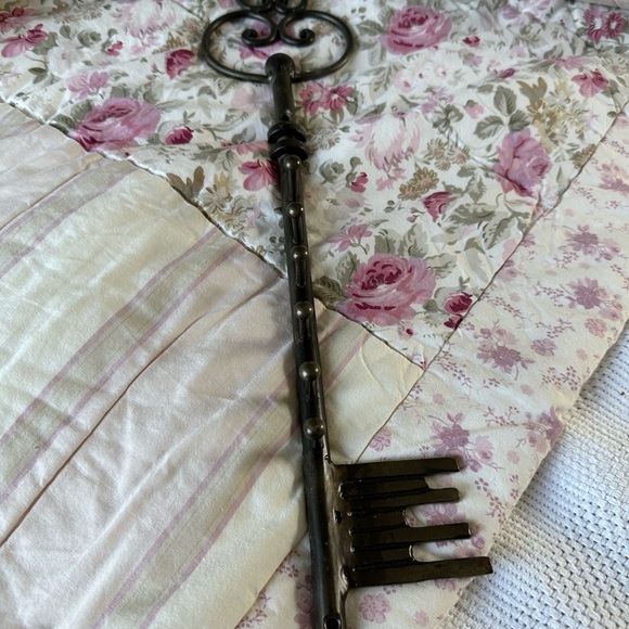 Large Metal Key To My Heart - Picture 4 of 7